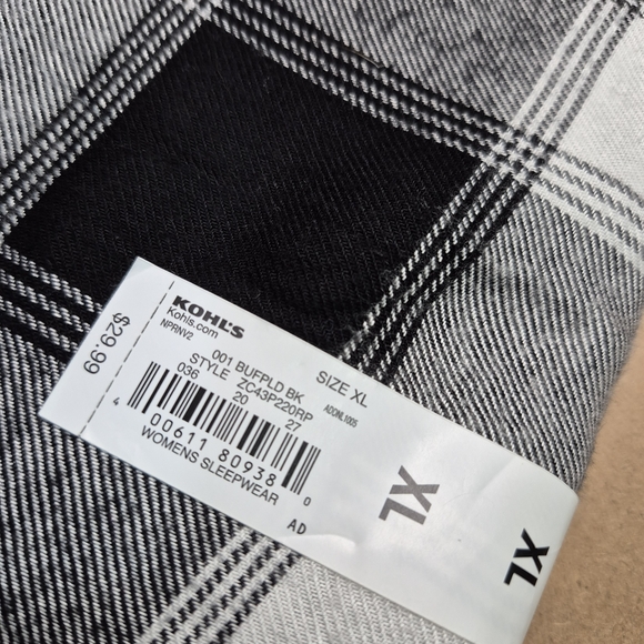 Croft & Barrow Black and White Pajama Set - Picture 3 of 4